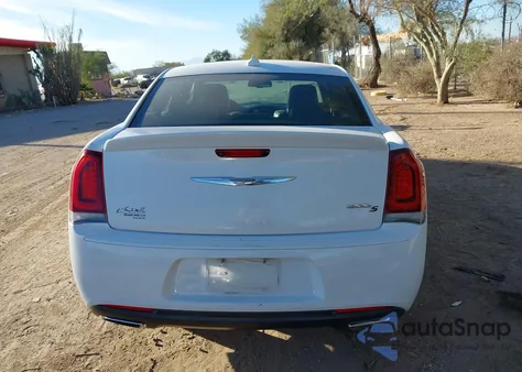2018 Chrysler 300 из США, поврежденный, VIN 2C3CCABG0JH191053